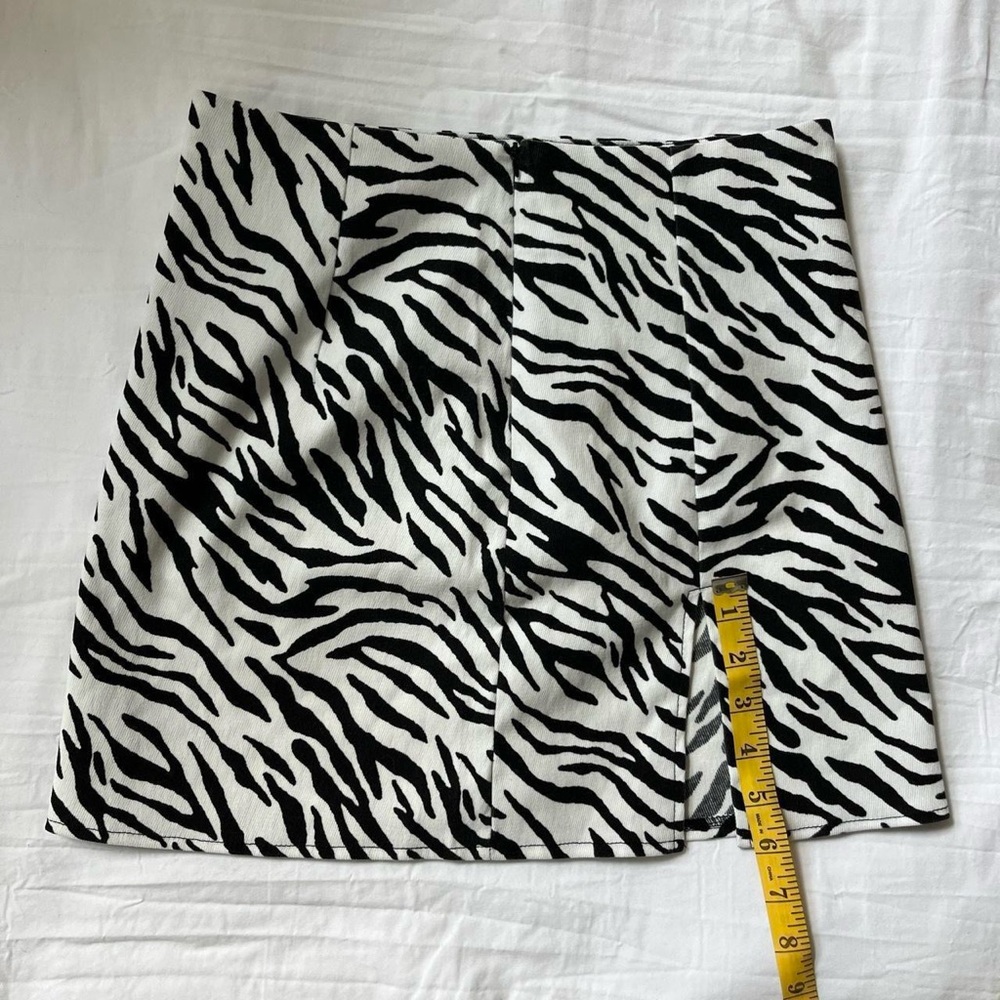 Zebra Print Mini Skirt - Picture 6 of 6